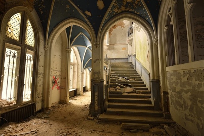 Chateau Miranda 3