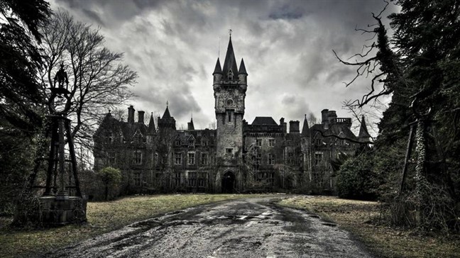 Chateau Miranda Distractify